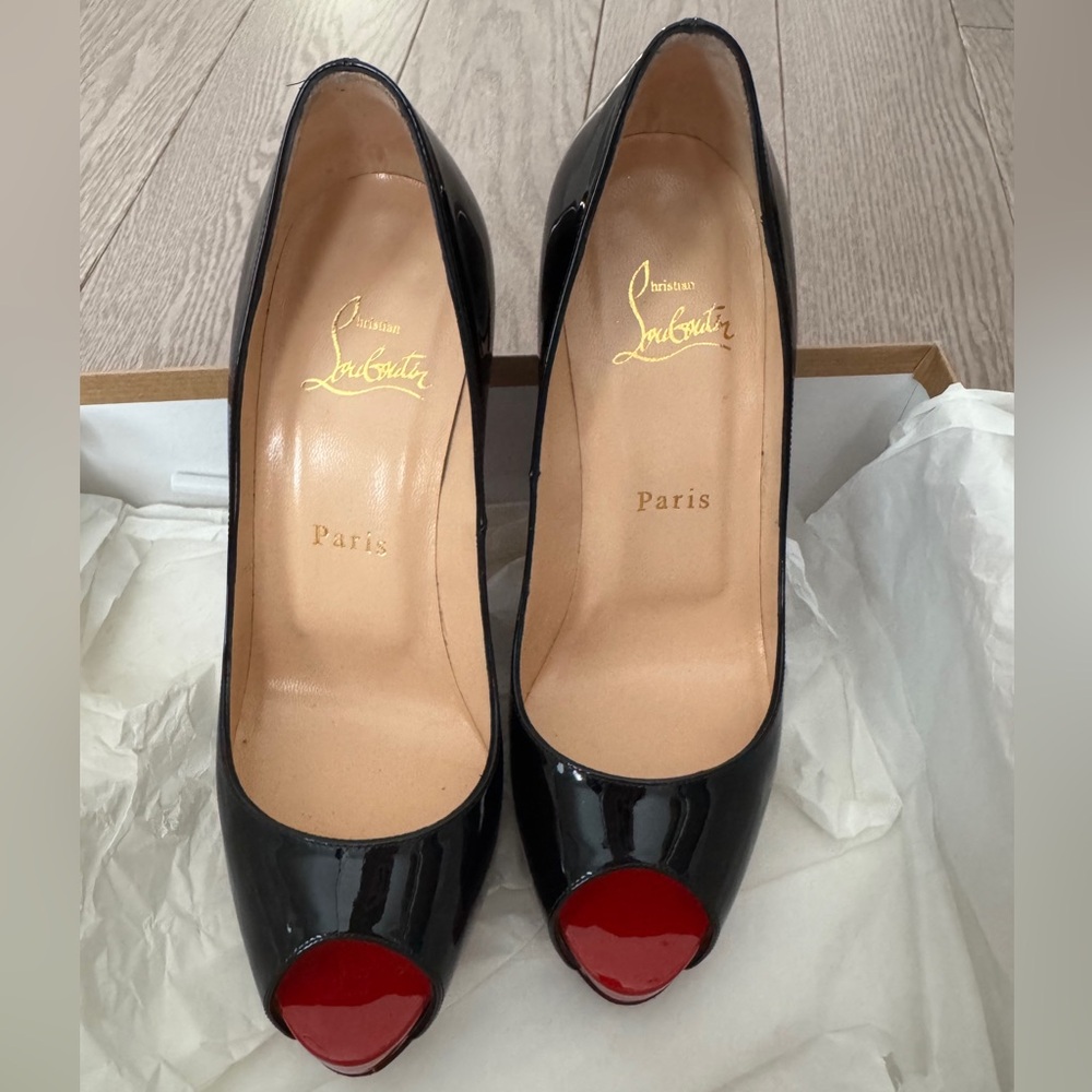 Authentic Christian Louboutin “Very Prive” Patent Heels – Size 37 – Red Sole